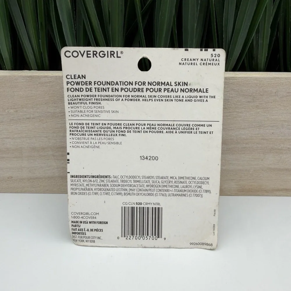 (1) COVERGIRL Clean Powder Foundation Normal Skin #520 CREAMY NATURAL with Talc